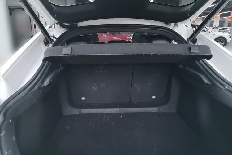 Used CHANGAN UNI-V 2022 1.5T Prestige Version Trunk