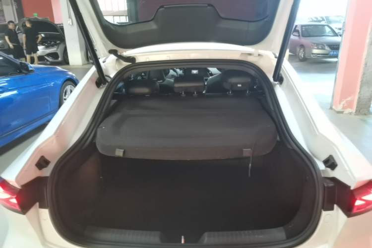 Used CHANGAN UNI-V 2022 1.5T Prestige Version Trunk