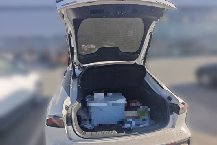 Used CHANGAN UNI-V 2022 1.5T Prestige Version Trunk