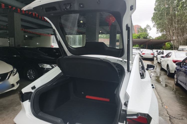 Used CHANGAN UNI-V 2022 1.5T Prestige Version Trunk