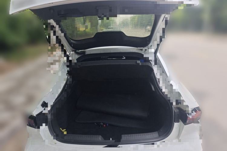 Used CHANGAN UNI-V 2022 1.5T Prestige Version Trunk