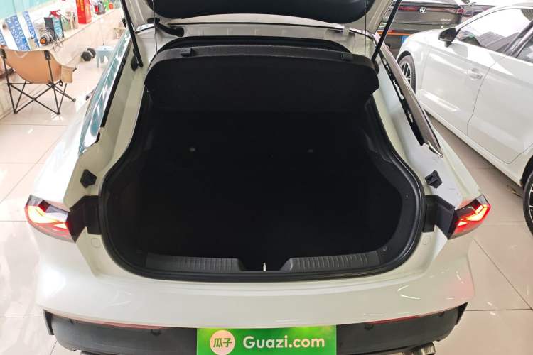 Used CHANGAN UNI-V 2022 1.5T Excellence Model Trunk