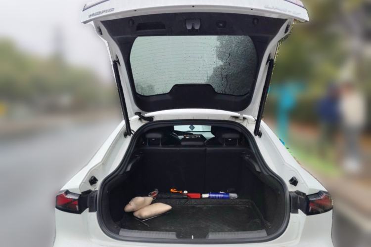 Used CHANGAN UNI-V 2022 1.5T Prestige Version Trunk