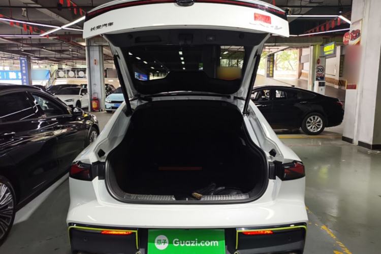 Used CHANGAN UNI-V 2022 1.5T Sport Edition Trunk