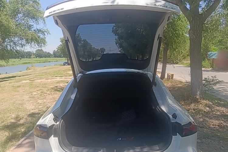 Used CHANGAN UNI-V 2022 1.5T Prestige Version Trunk