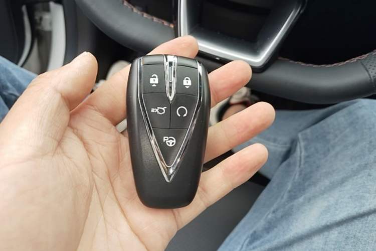 Used CHANGAN UNI-V 2022 1.5T Smart Navigation Version Vehicle Key