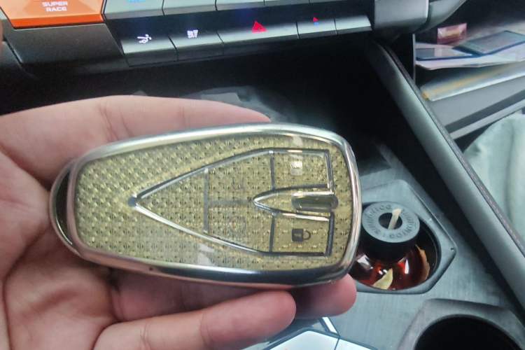 Used CHANGAN UNI-V 2022 1.5T Prestige Version Vehicle Key