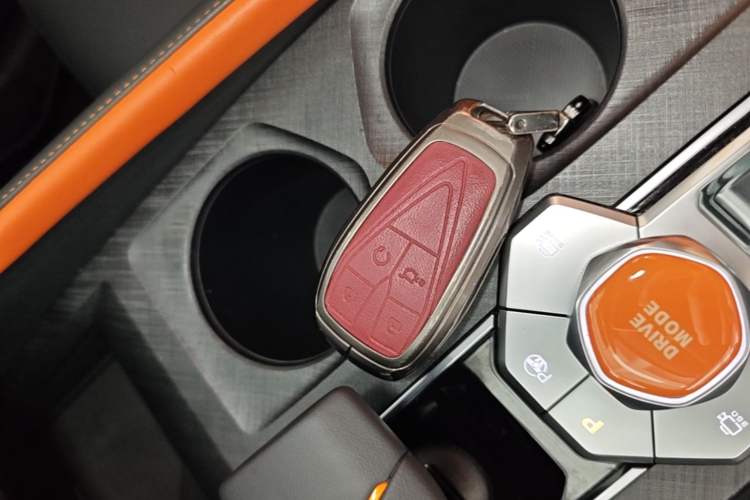 Used CHANGAN UNI-V 2022 1.5T Smart Navigation Version Vehicle Key