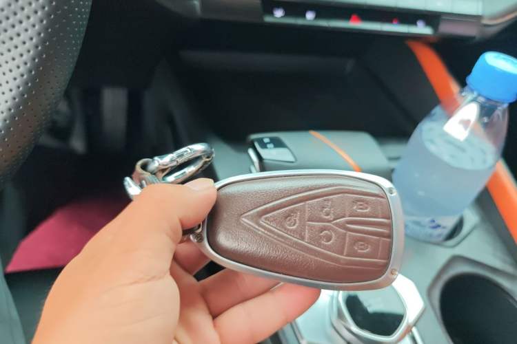 Used CHANGAN UNI-V 2022 1.5T Smart Navigation Version Vehicle Key