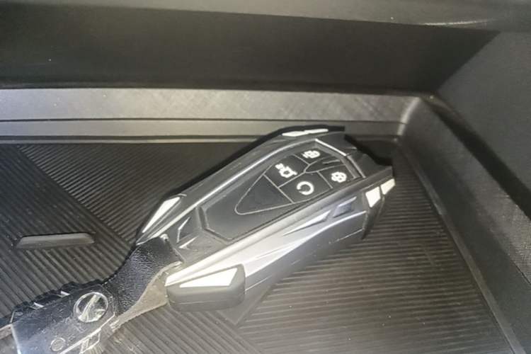 Used CHANGAN UNI-V 2022 1.5T Prestige Version Vehicle Key
