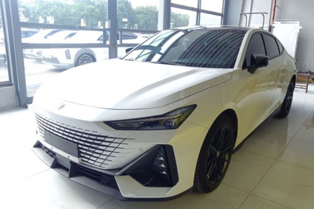 Used CHANGAN UNI-V 2022 1.5T Prestige Version