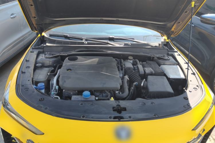 Used CHANGAN UNI-V 2022 1.5T Prestige Version Engine Bay