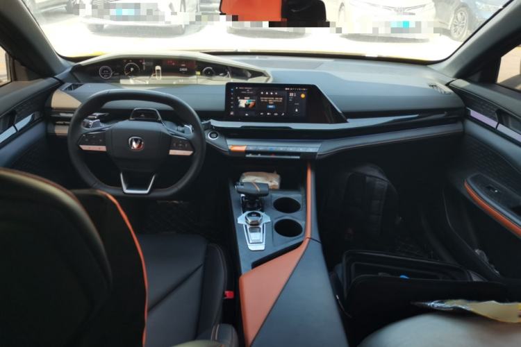 Used CHANGAN UNI-V 2022 1.5T Prestige Version Interior 2