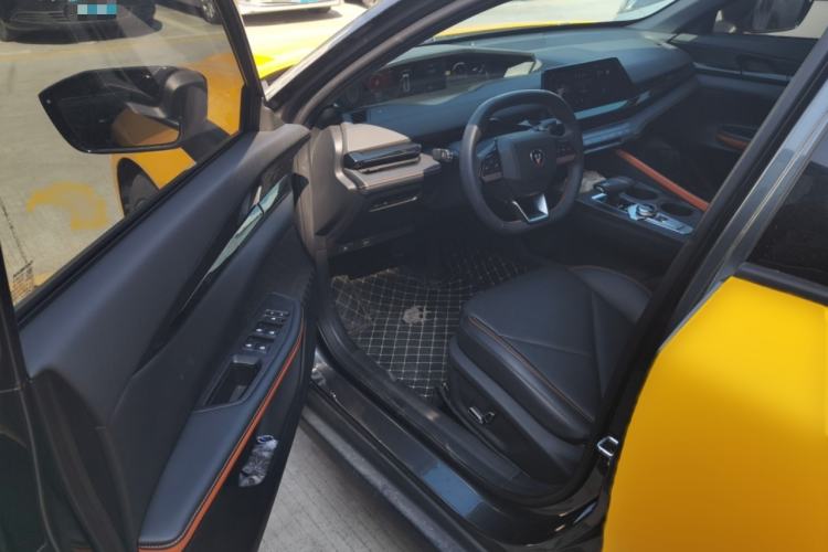 Used CHANGAN UNI-V 2022 1.5T Prestige Version Interior 3