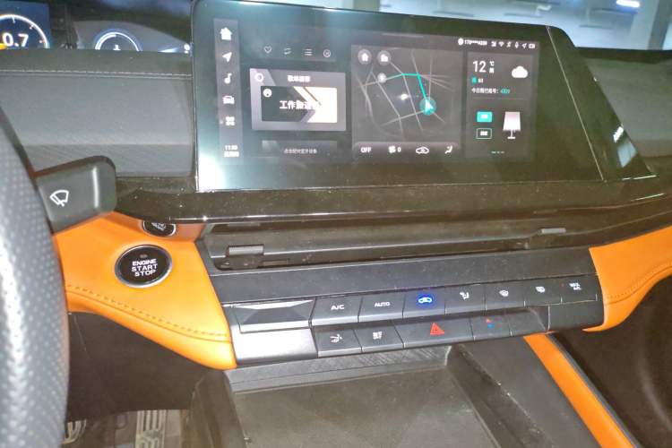 Used CHANGAN UNI-V 2023 2.0T Sport Edition Audio And AC Panel