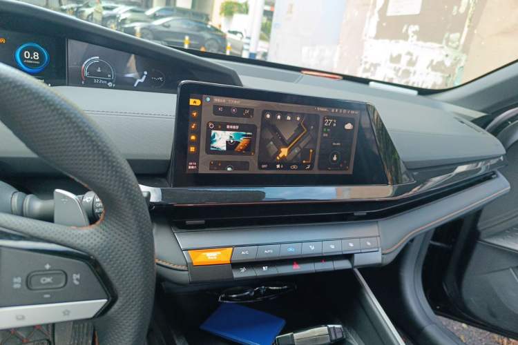Used CHANGAN UNI-V 2023 1.5T Prestige Model Audio And AC Panel