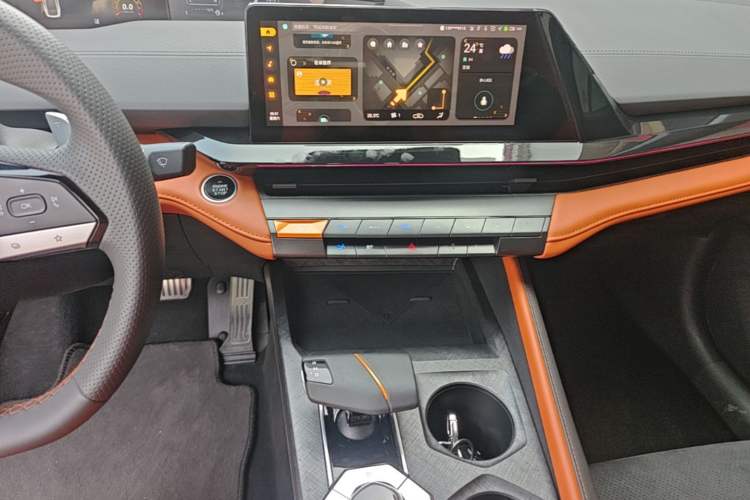 Used CHANGAN UNI-V 2023 1.5T Sport Edition Audio And AC Panel