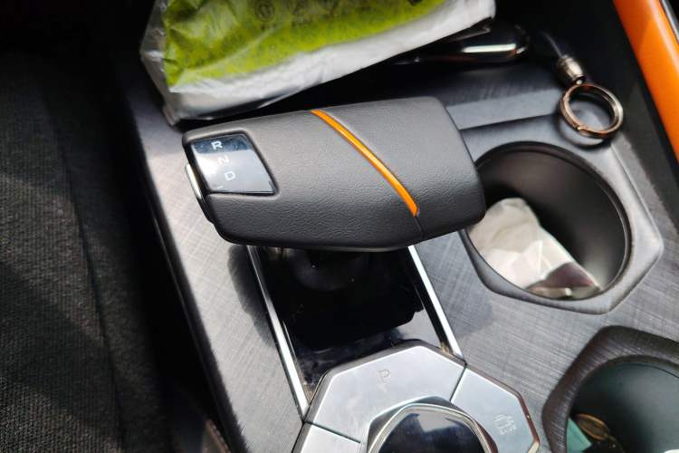 Used CHANGAN UNI-V 2023 1.5T Prestige Model Audio And AC Panel