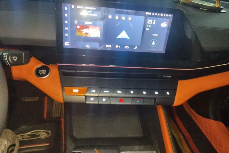 Used CHANGAN UNI-V 2023 1.5T Sport Edition Audio And AC Panel