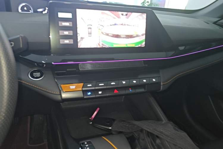 Used CHANGAN UNI-V 2023 1.5T Prestige Model Audio And AC Panel
