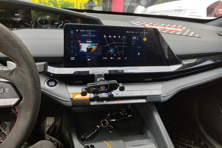 Used CHANGAN UNI-V 2023 1.5T Prestige Model Audio And AC Panel