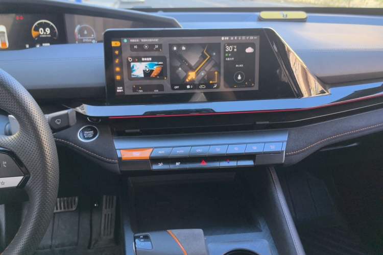 Used CHANGAN UNI-V 2023 1.5T Sport Edition Audio And AC Panel