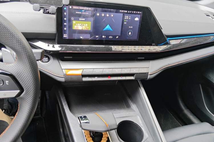 Used CHANGAN UNI-V 2023 1.5T Prestige Model Audio And AC Panel