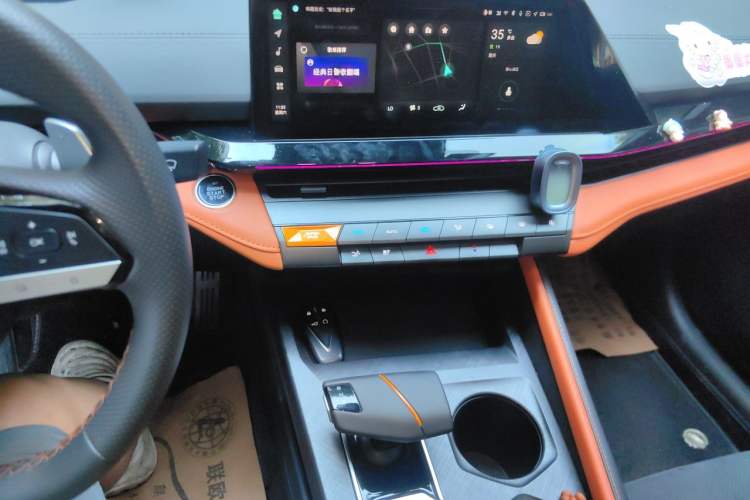 Used CHANGAN UNI-V 2023 1.5T Sport Edition Audio And AC Panel