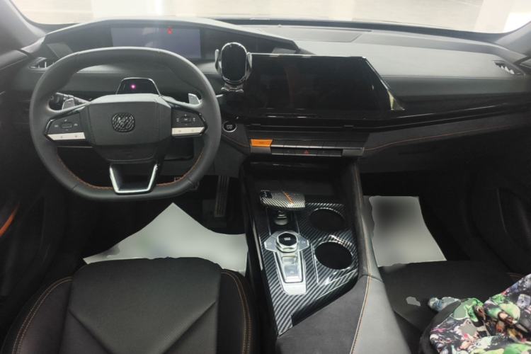 Used CHANGAN UNI-V 2023 1.5T Sport Edition Center Console