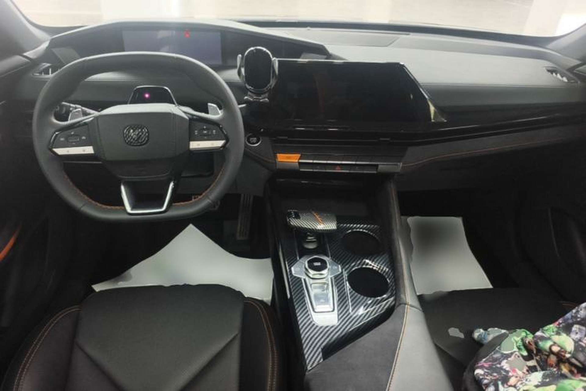 Used CHANGAN UNI-V 2023 1.5T Sport Edition Center Console