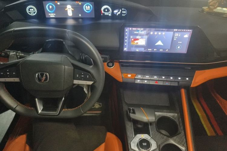Used CHANGAN UNI-V 2023 1.5T Sport Edition Center Console