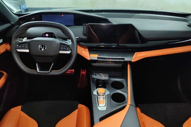 Used CHANGAN UNI-V 2023 1.5T Sport Edition Center Console