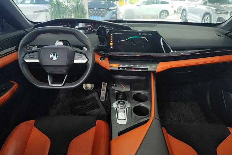 Used CHANGAN UNI-V 2023 1.5T Sport Edition Center Console