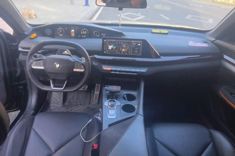 Used CHANGAN UNI-V 2023 1.5T Sport Edition Center Console
