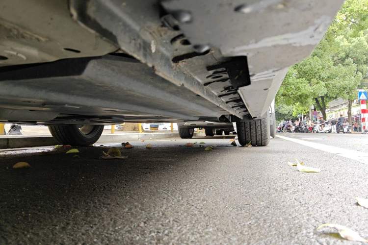 Used CHANGAN UNI-V 2023 1.5T Prestige Model Chassis Front Left