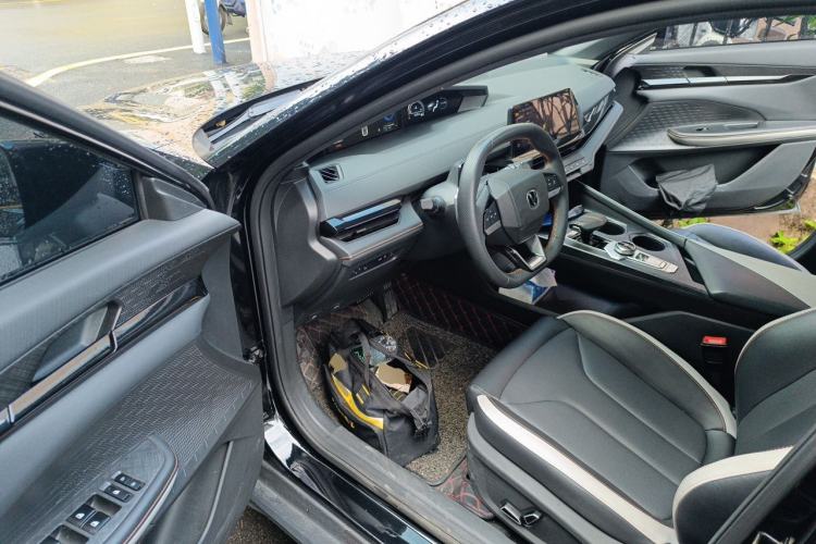 Used CHANGAN UNI-V 2023 1.5T Prestige Model Driver Seat