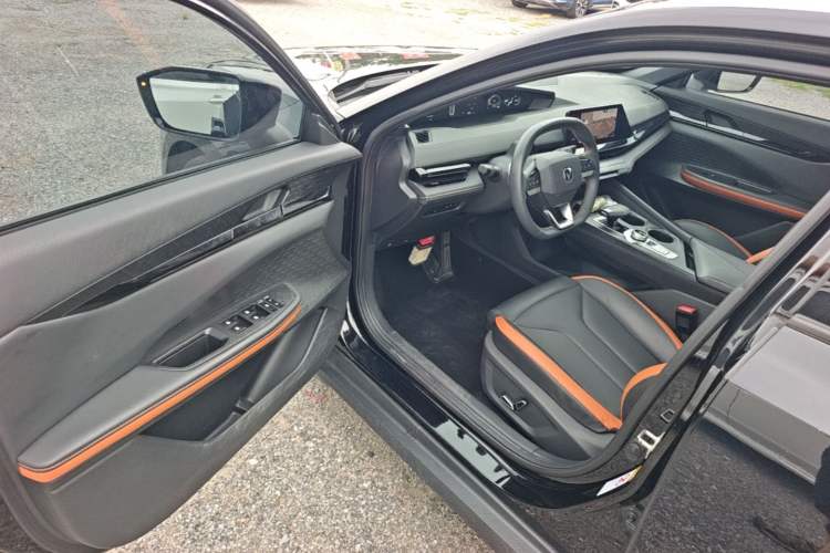 Used CHANGAN UNI-V 2023 1.5T Prestige Model Driver Seat
