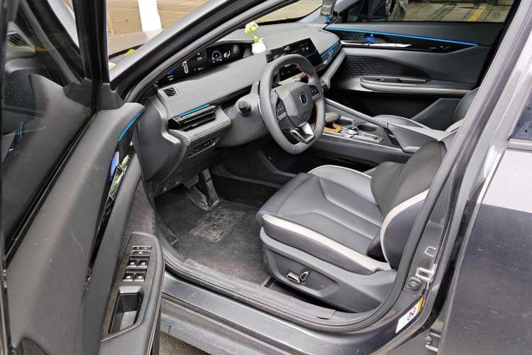 Used CHANGAN UNI-V 2023 1.5T Prestige Model Driver Seat