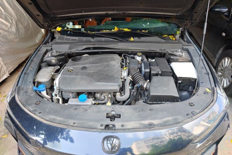 Used CHANGAN UNI-V 2023 1.5T Sport Edition Engine Bay