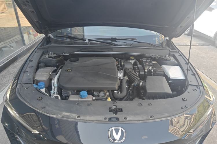 Used CHANGAN UNI-V 2023 1.5T Prestige Model Engine Bay