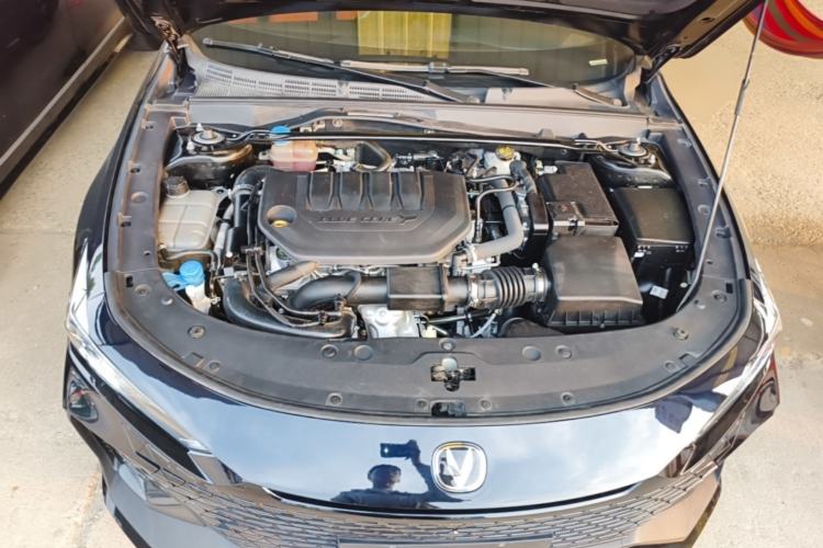Used CHANGAN UNI-V 2023 2.0T Leading-Speed Edition Engine Bay