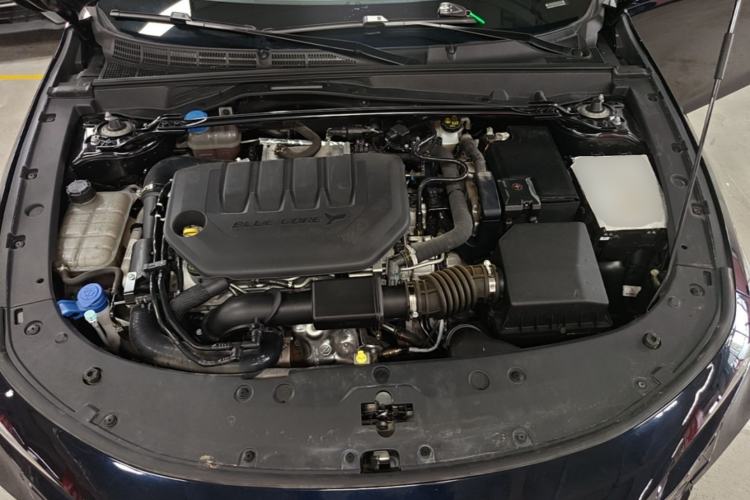 Used CHANGAN UNI-V 2023 2.0T Sport Edition Engine Bay