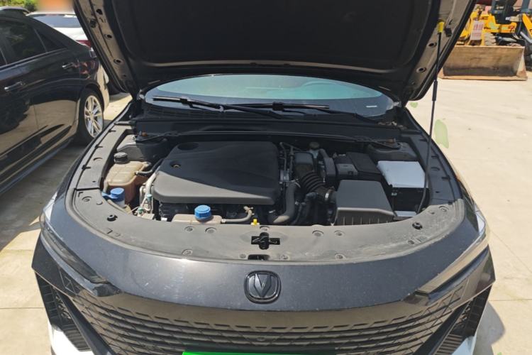 Used CHANGAN UNI-V 2023 1.5T Sport Edition Engine Bay