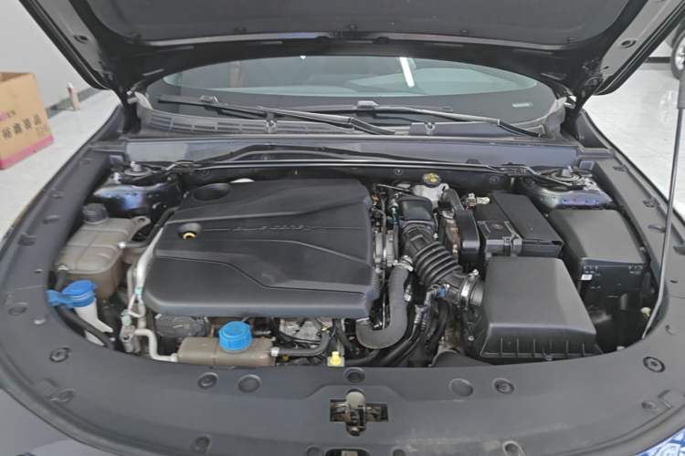 Used CHANGAN UNI-V 2023 1.5T Prestige Model Engine Bay