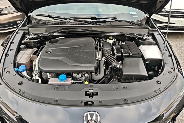 Used CHANGAN UNI-V 2023 1.5T Prestige Model Engine Bay