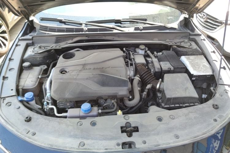 Used CHANGAN UNI-V 2023 1.5T Sport Edition Engine Bay