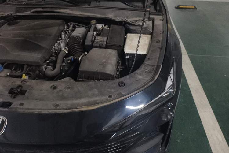 Used CHANGAN UNI-V 2023 1.5T Sport Edition Engine Bay Left