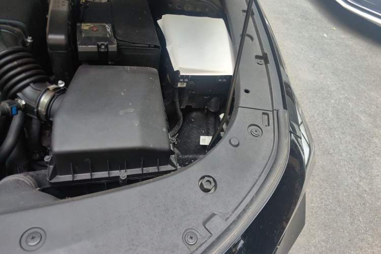 Used CHANGAN UNI-V 2023 1.5T Sport Edition Engine Bay Left