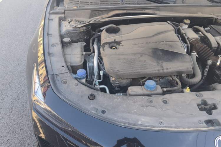 Used CHANGAN UNI-V 2023 1.5T Sport Edition Engine Bay Right