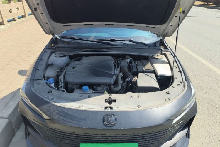 Used CHANGAN UNI-V 2023 1.5T Sport Edition Engine Bay